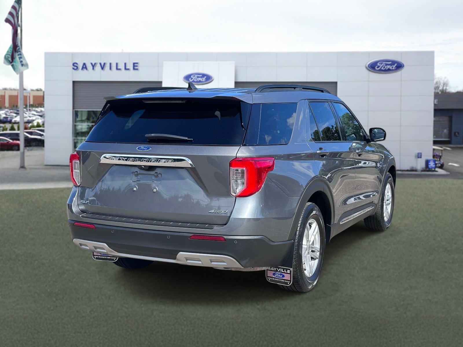 Certified 2023 Ford Explorer XLT w/ Equipment Group 202A AWD/4WD image 5