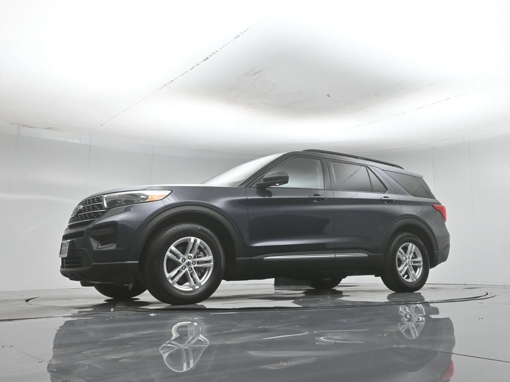 Certified 2023 Ford Explorer XLT RWD image 49