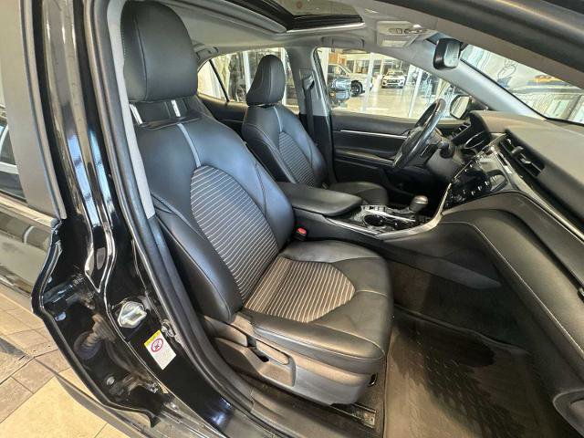 Used 2019 Toyota Camry SE w/ Sunroof Package image 26