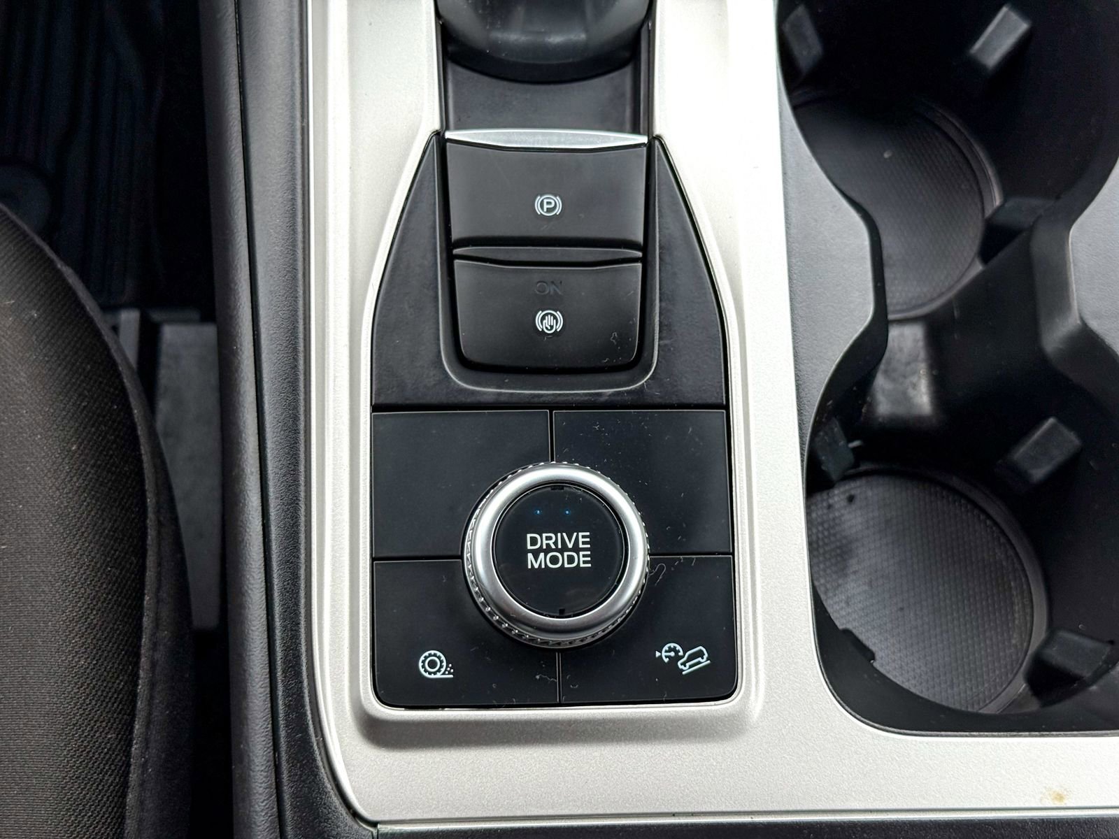 Certified 2023 Ford Explorer XLT image 32