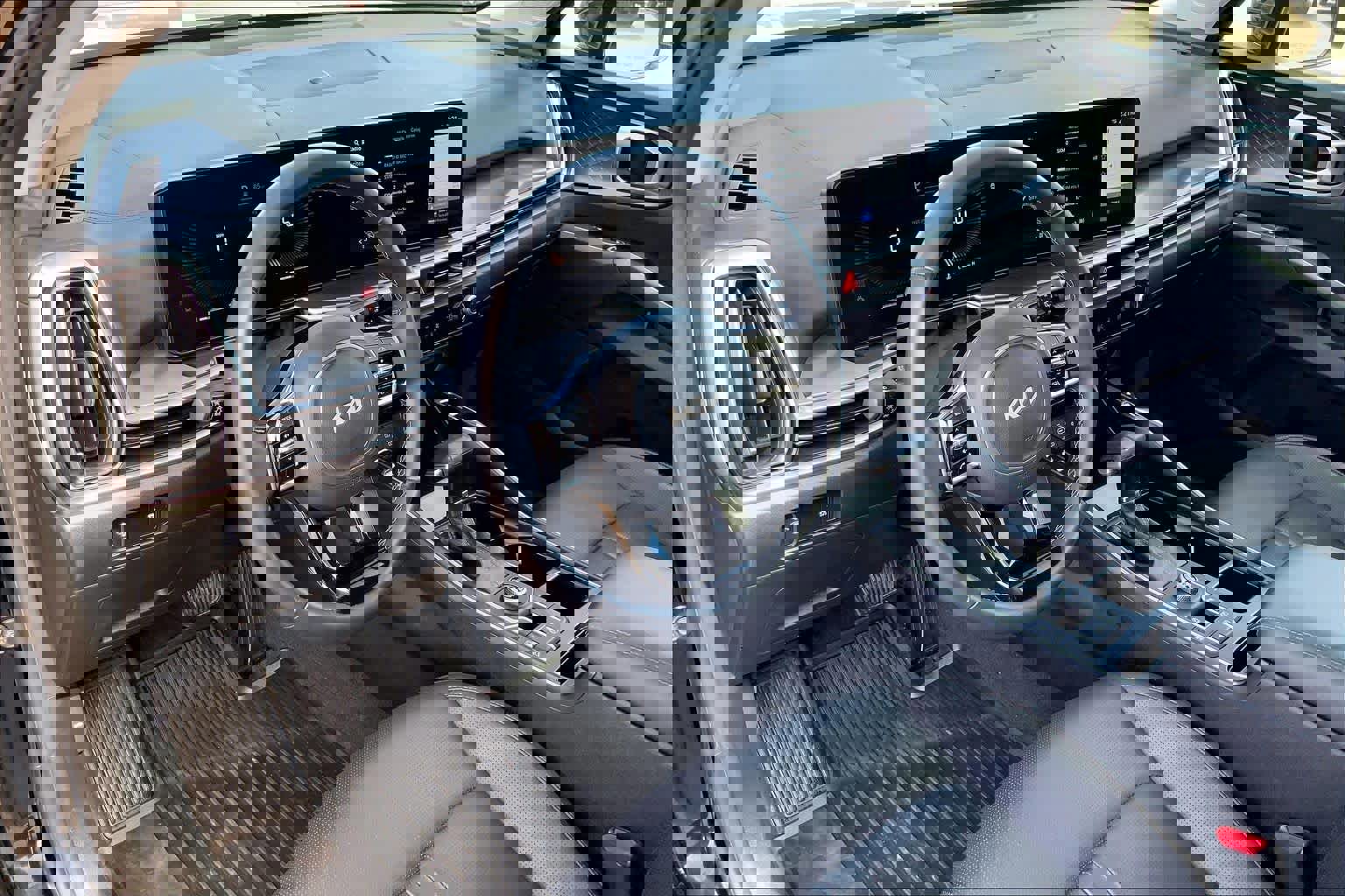 Used 2025 Kia Sorento S w/ Panoramic Sunroof Package image 18