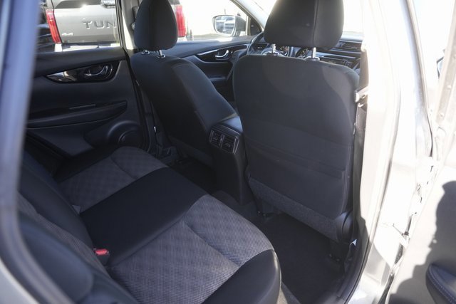 Used 2021 Nissan Rogue Sport SV image 14