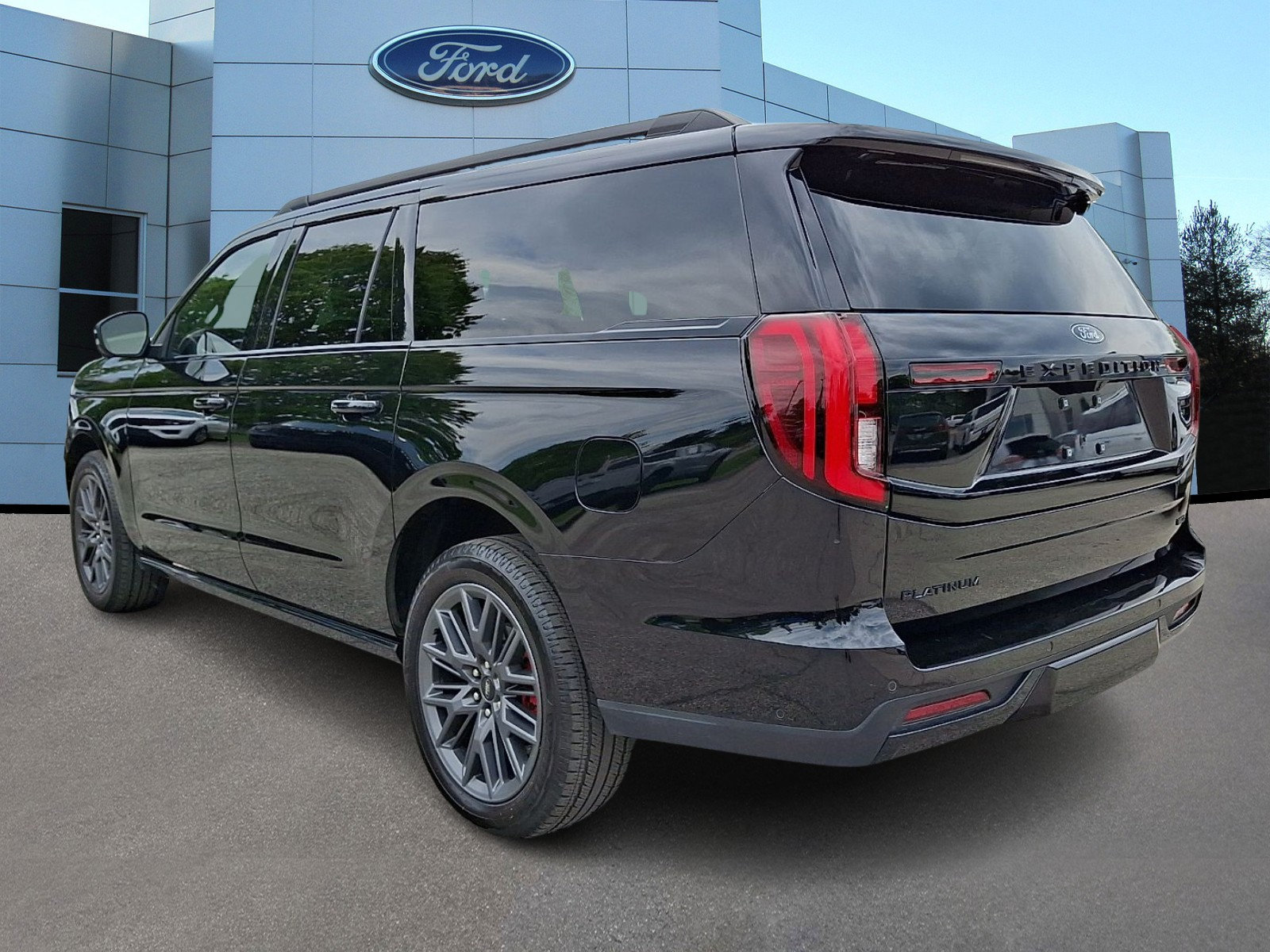 Certified 2025 Ford Expedition Max Platinum w/ Stealth Performance Package AWD/4WD image 5