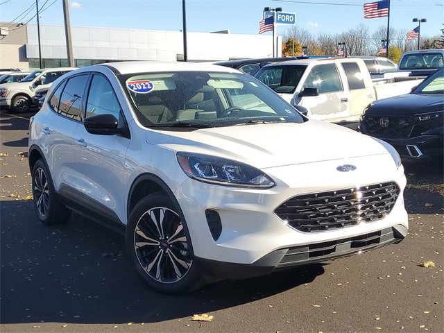 Certified 2022 Ford Escape SE w/ SE Sport Appearance Package