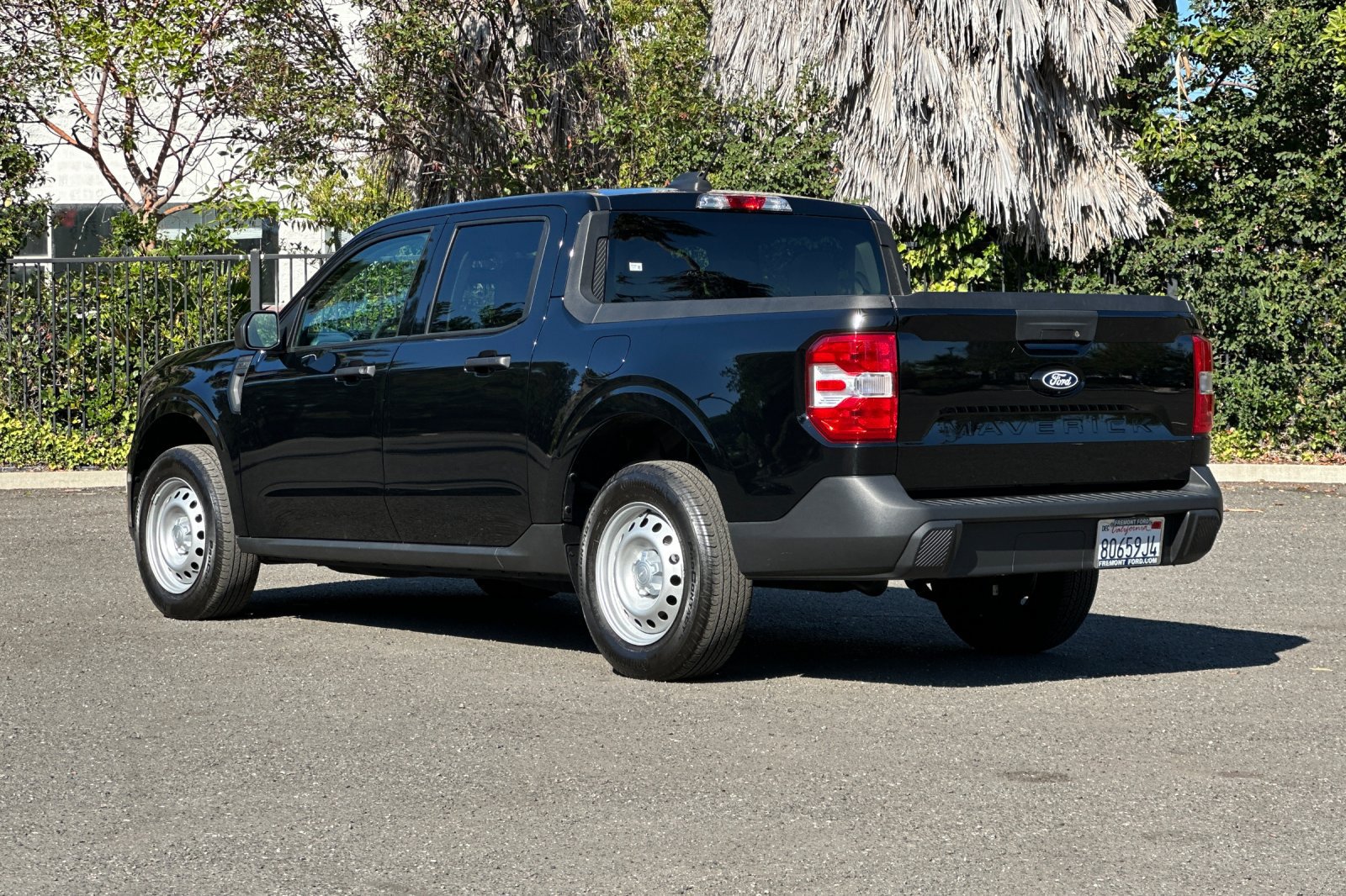 Certified 2025 Ford Maverick XL FWD image 5