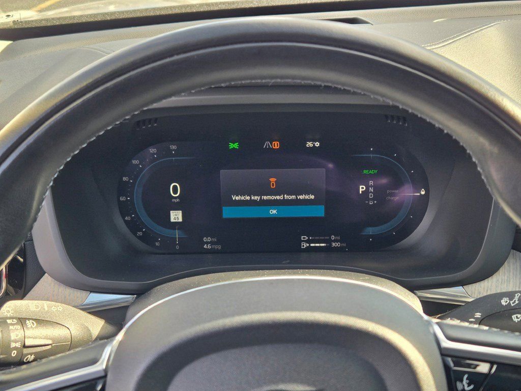 Used 2022 Volvo XC60 T8 Inscription w/ Advanced Package image 33