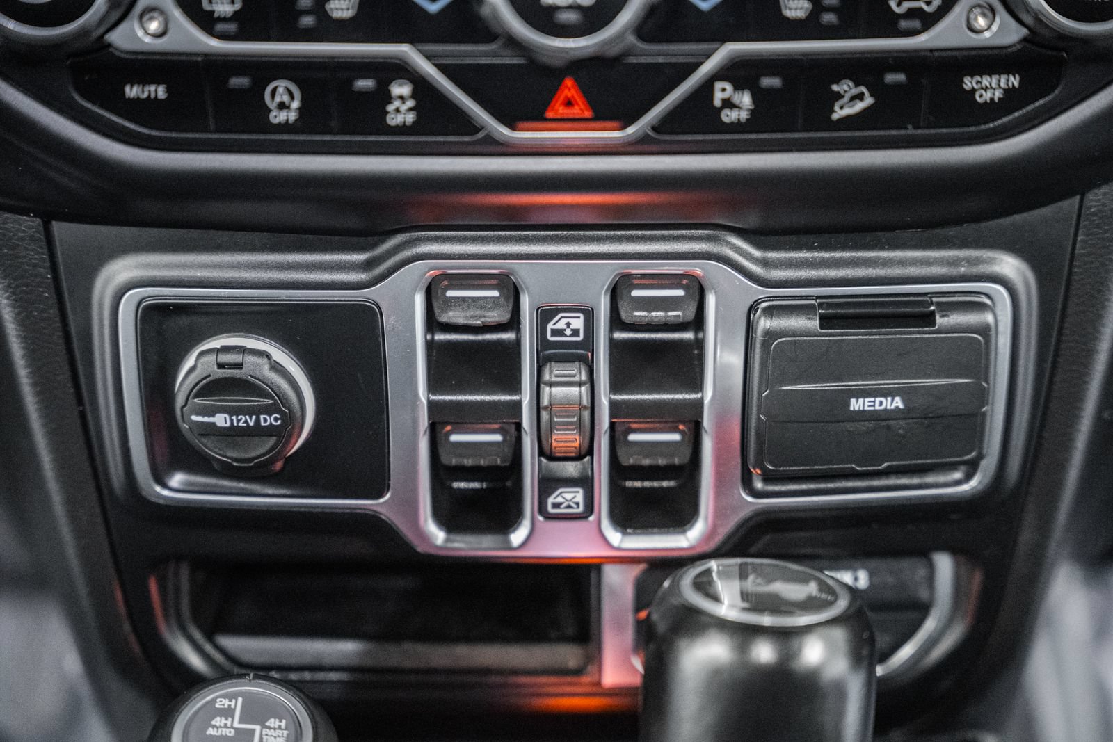Used 2021 Jeep Wrangler Unlimited Sahara AWD/4WD image 28