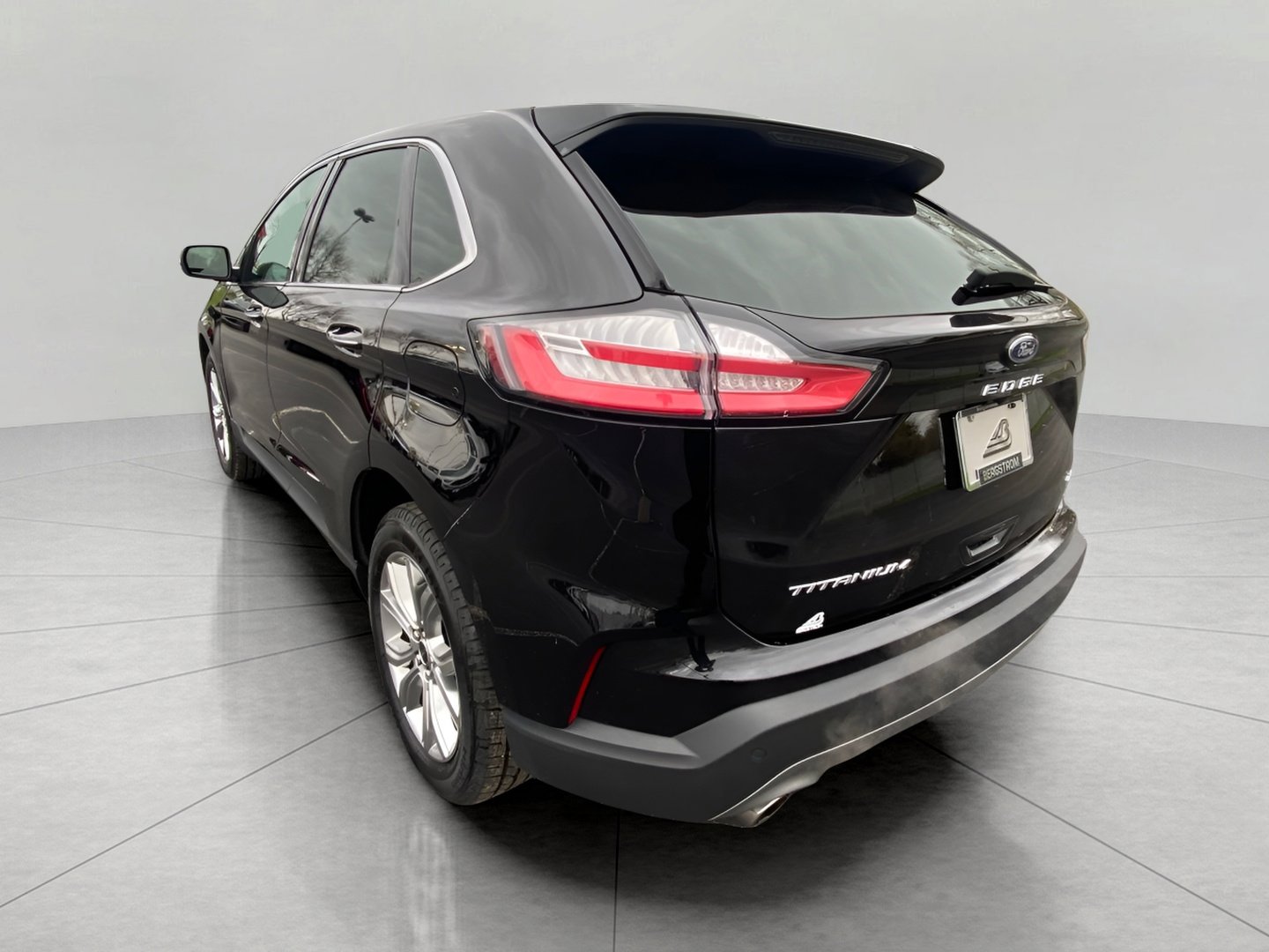 Certified 2024 Ford Edge Titanium AWD/4WD image 11