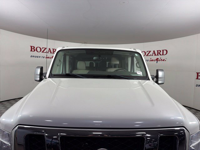 Used 2017 Nissan NV 3500 SL RWD image 4