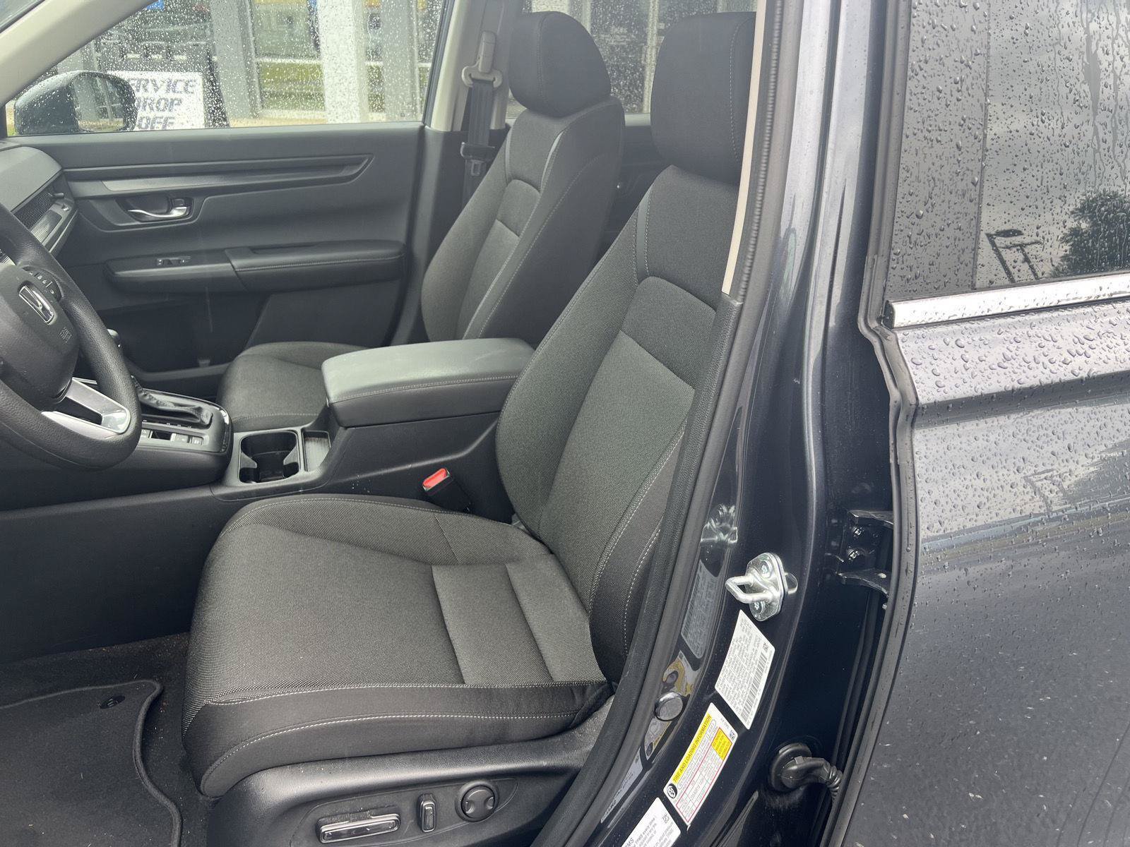 Used 2025 Honda CR-V EX image 9