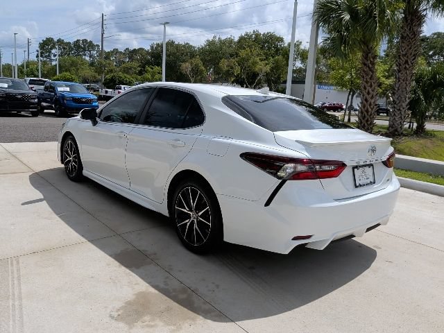Used 2022 Toyota Camry SE FWD image 11