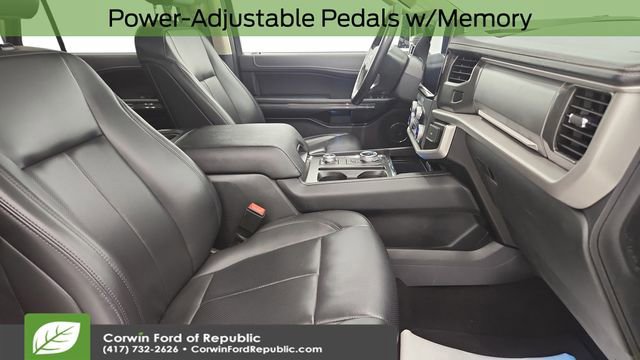 Certified 2024 Ford Expedition XLT image 30