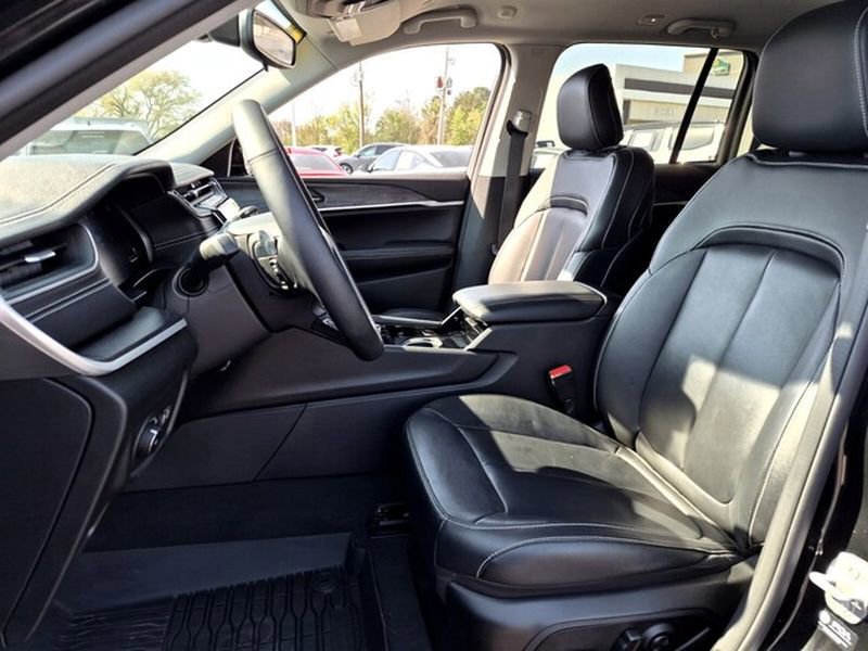 Used 2022 Jeep Grand Cherokee Limited image 10