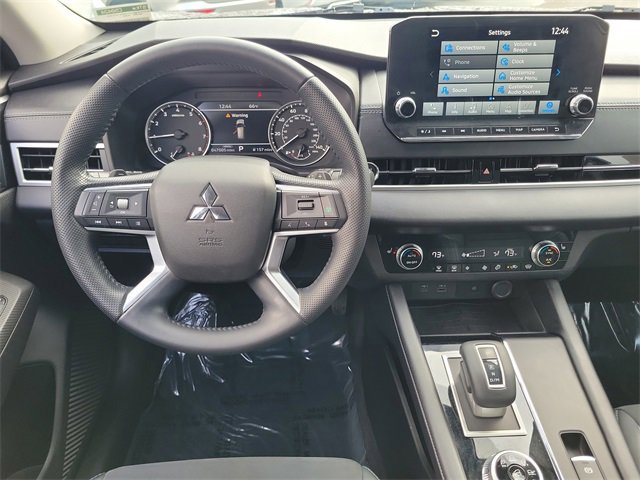 Used 2022 Mitsubishi Outlander SE image 9