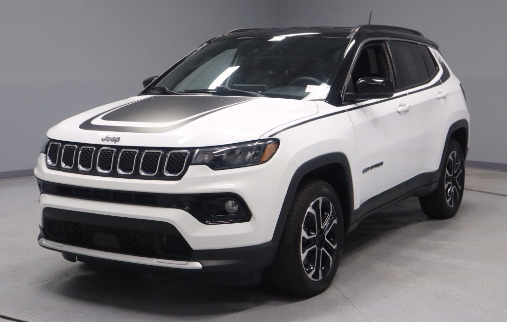 Used 2023 Jeep Compass Limited w/ Mopar Graphics Package AWD/4WD image 7