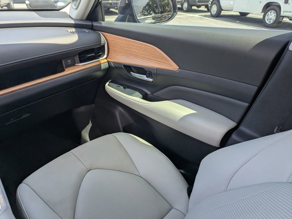 Used 2024 Toyota Grand Highlander AWD image 22