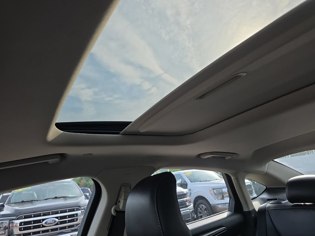 Certified 2017 Ford Fusion Energi SE FWD image 30