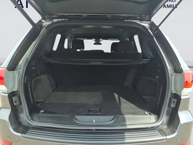 Used 2019 Jeep Grand Cherokee Laredo w/ Security & Convenience Group AWD/4WD image 8