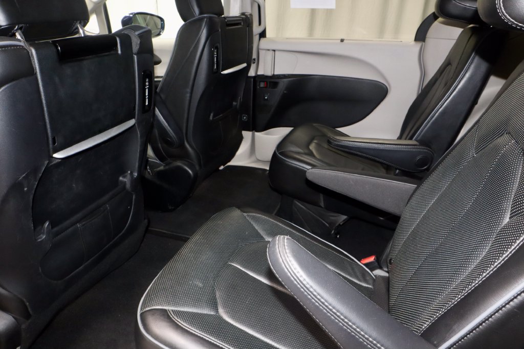 Used 2019 Chrysler Pacifica Limited FWD image 20