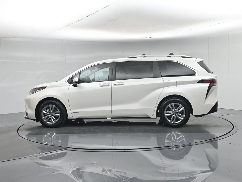 Used 2021 Toyota Sienna Limited FWD image 33