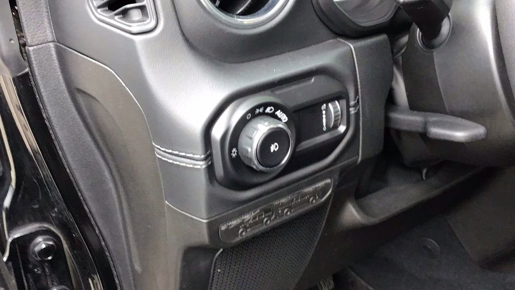 Used 2024 Jeep Wrangler Sahara w/ Safety Group image 18