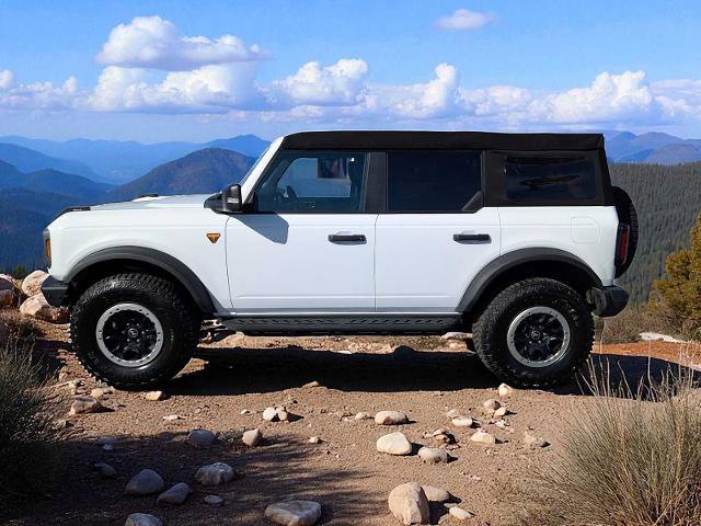 Certified 2024 Ford Bronco Badlands image 3