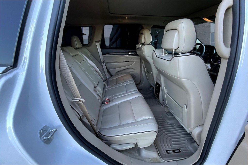 Used 2019 Jeep Grand Cherokee Overland RWD image 25