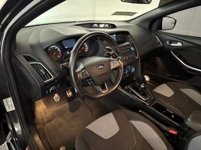 Certified 2018 Ford Focus ST FWD image 9