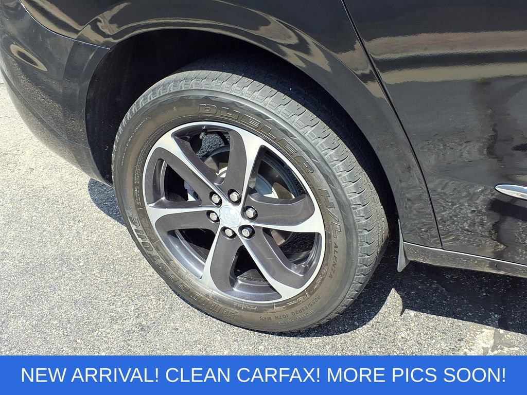 Used 2020 Buick Enclave Essence w/ Sport Touring Edition FWD image 31