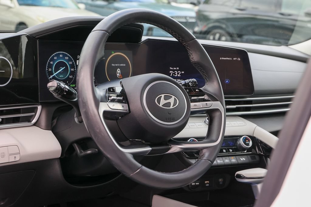 Used 2024 Hyundai Elantra Limited FWD image 30