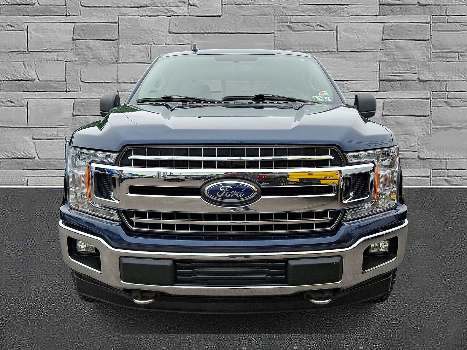 Certified 2018 Ford F150 XLT w/ Equipment Group 302A Luxury AWD/4WD image 3