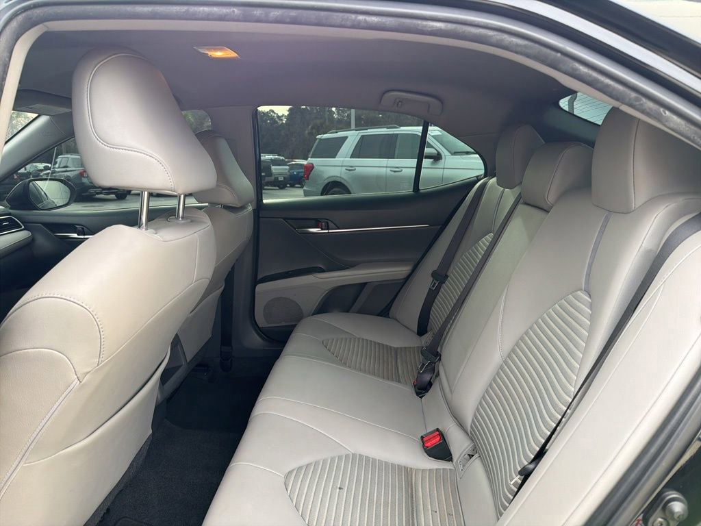 Used 2018 Toyota Camry SE image 14