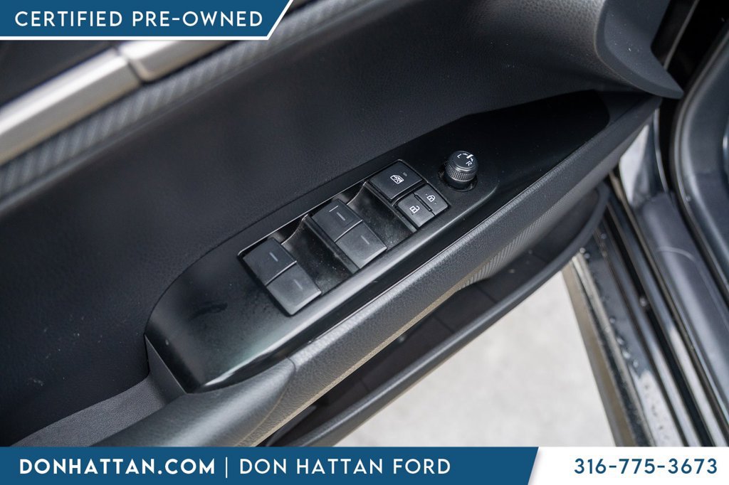 Used 2025 Toyota Camry SE FWD image 15