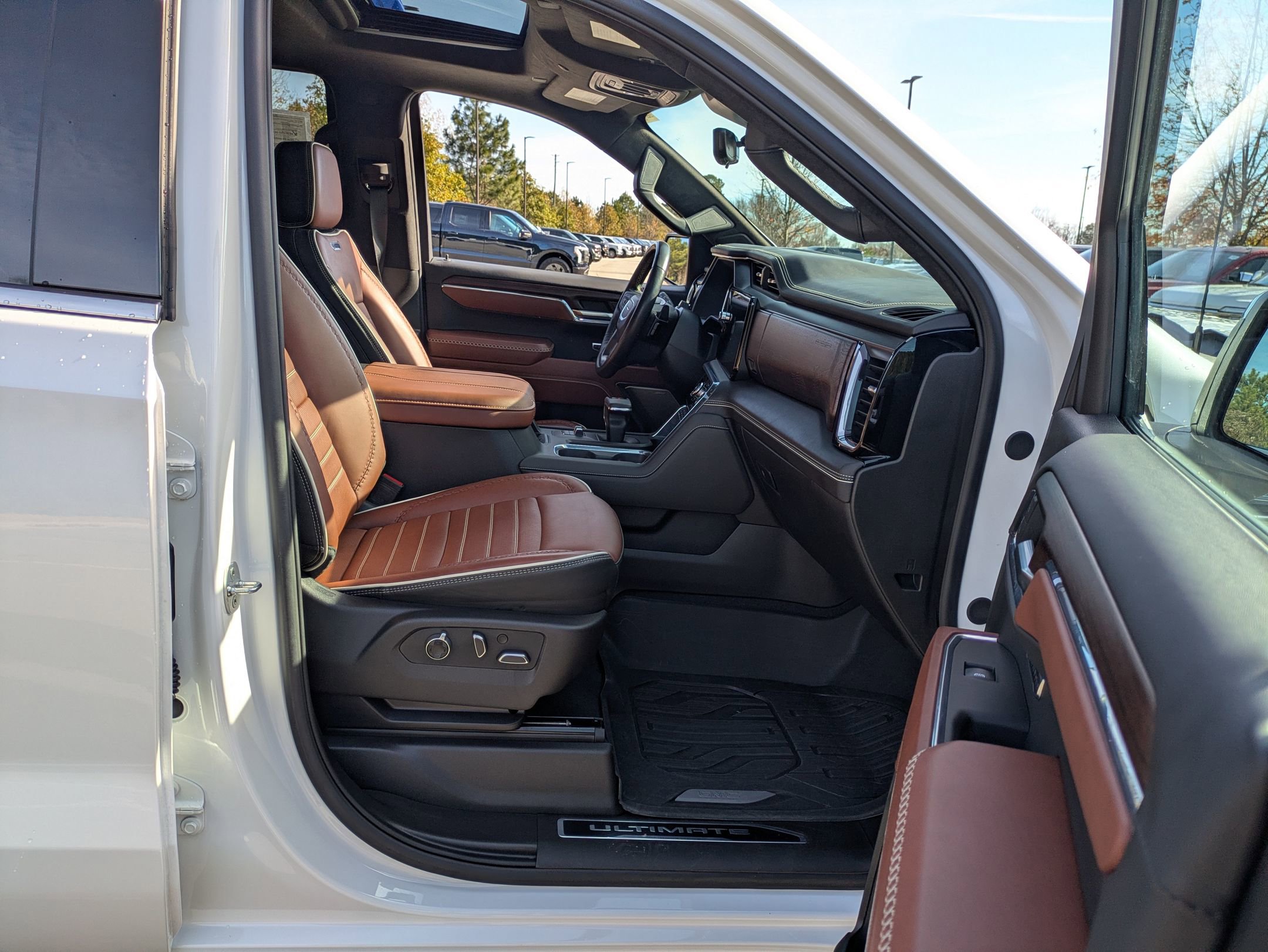 Used 2024 GMC Sierra 1500 Denali Ultimate image 42