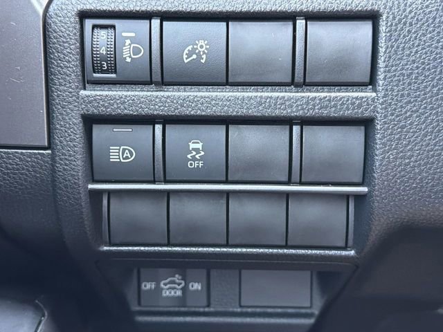 Used 2025 Toyota Tacoma SR5 AWD/4WD image 19