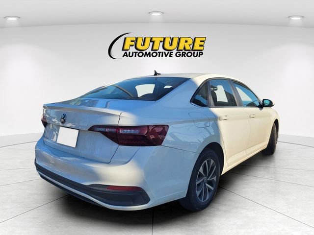 Used 2024 Volkswagen Jetta S image 2