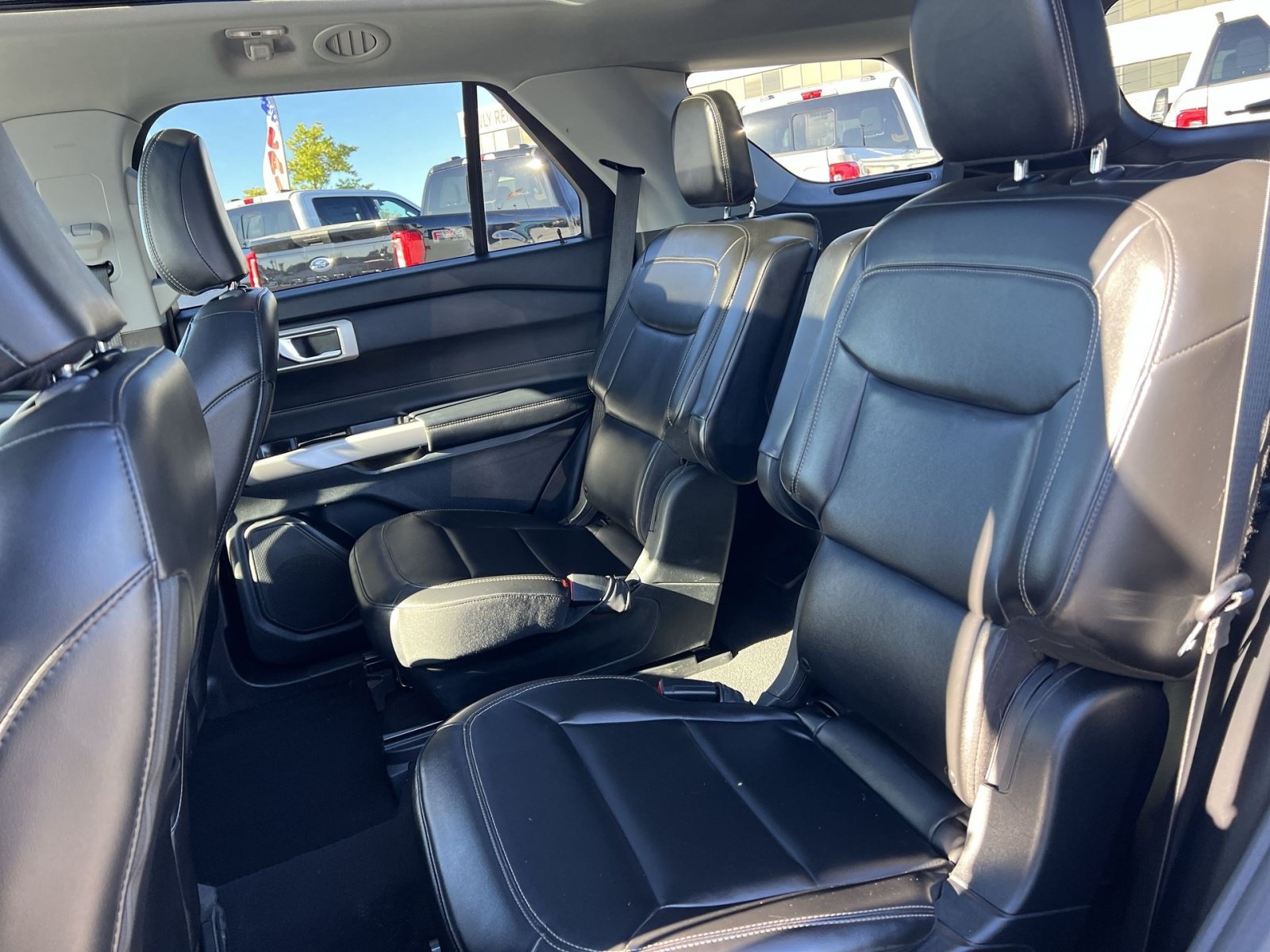 Certified 2022 Ford Explorer XLT w/ Equipment Group 202A AWD/4WD image 22