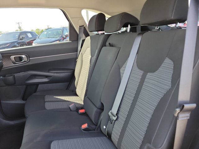 Used 2024 Kia Sorento LX FWD image 15