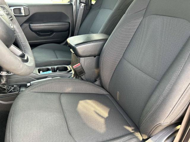 Used 2023 Jeep Wrangler Unlimited Sport AWD/4WD image 25