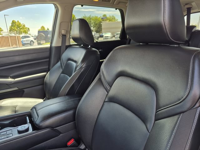 Used 2025 Nissan Pathfinder SL AWD/4WD image 24