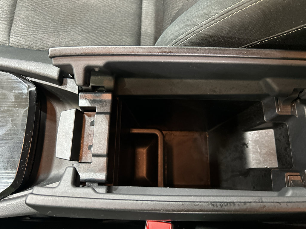 Used 2024 Nissan Rogue S FWD image 21