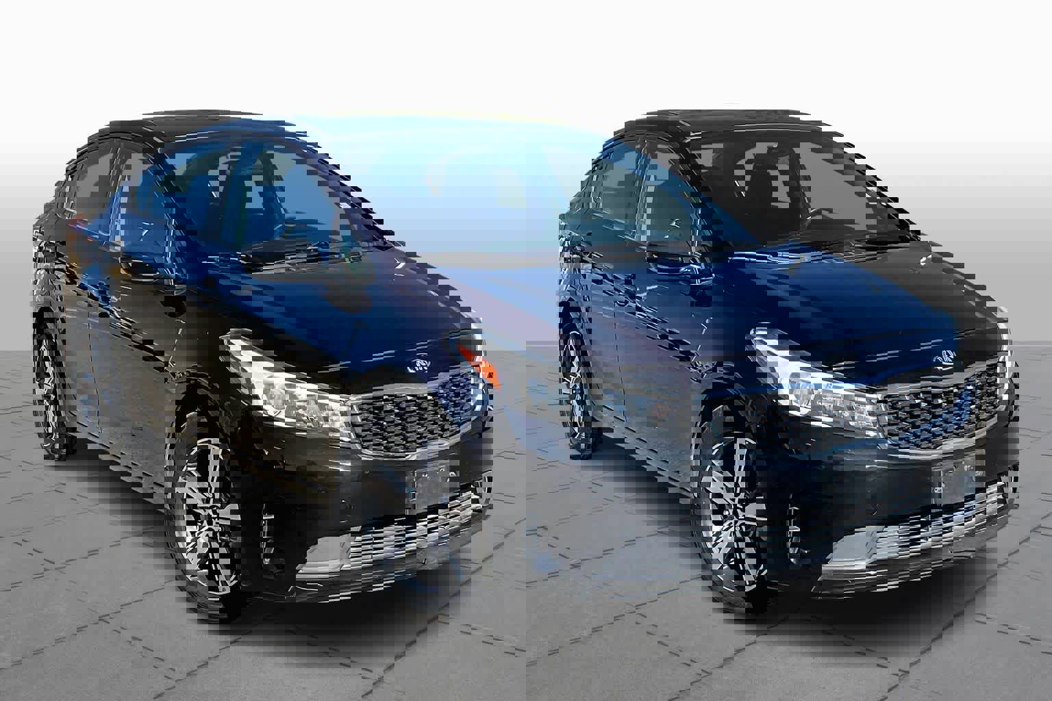 Used 2018 Kia Forte LX w/ LX Popular Package image 2