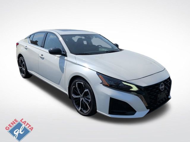 Used 2023 Nissan Altima 2.5 SR w/ SR Premium Package AWD/4WD image 1