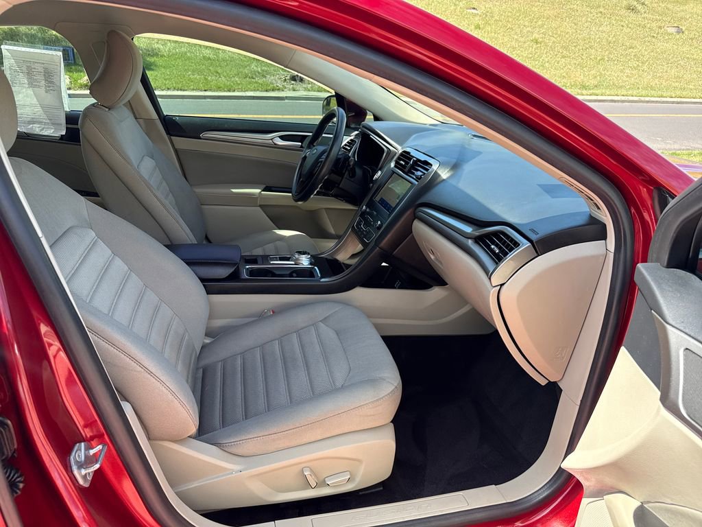 Certified 2019 Ford Fusion SE AWD/4WD image 29