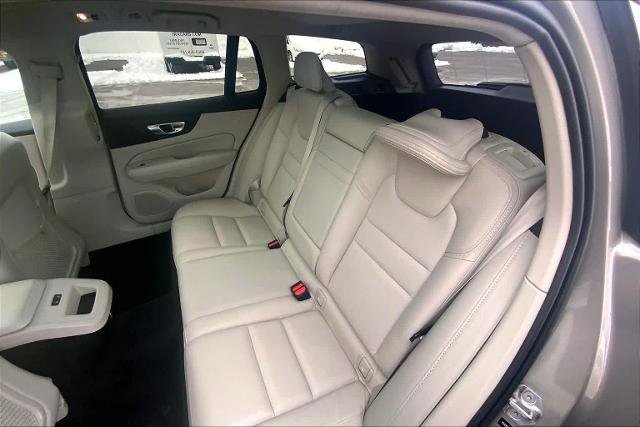 Used 2020 Volvo V60 T5 Cross Country w/ Protection Package Premier image 21