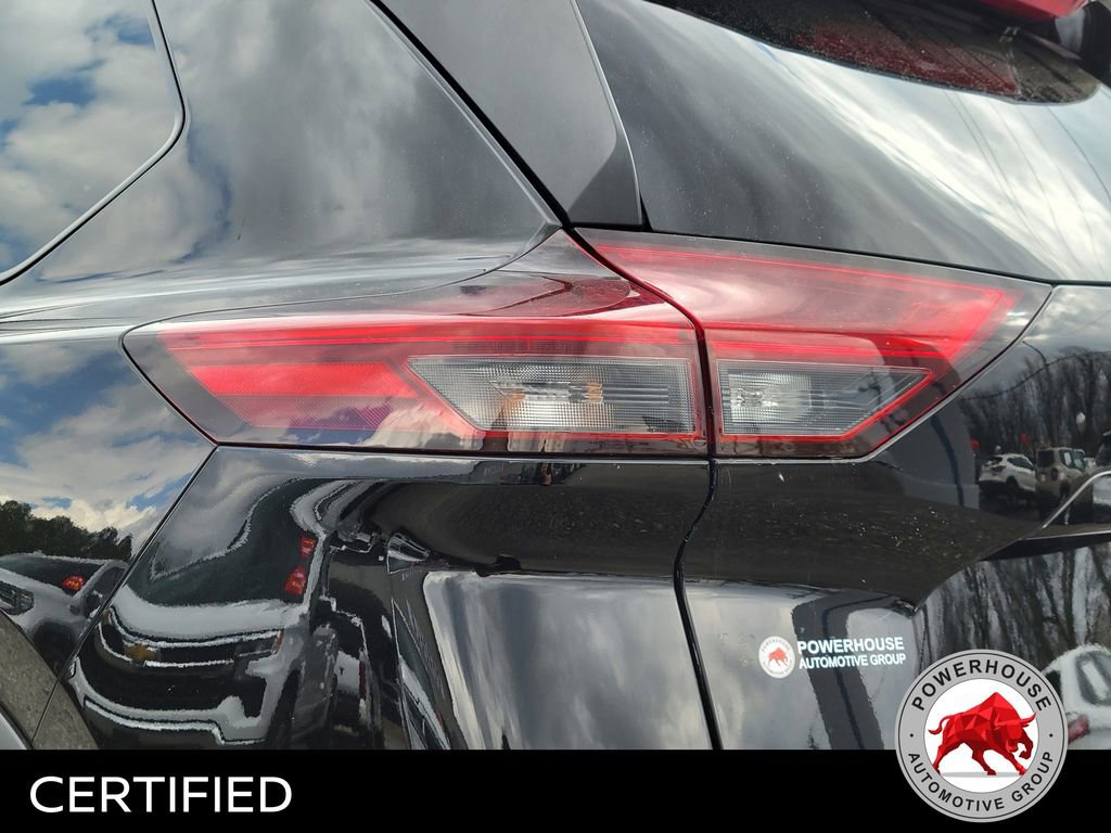 Used 2023 Nissan Rogue SV image 12