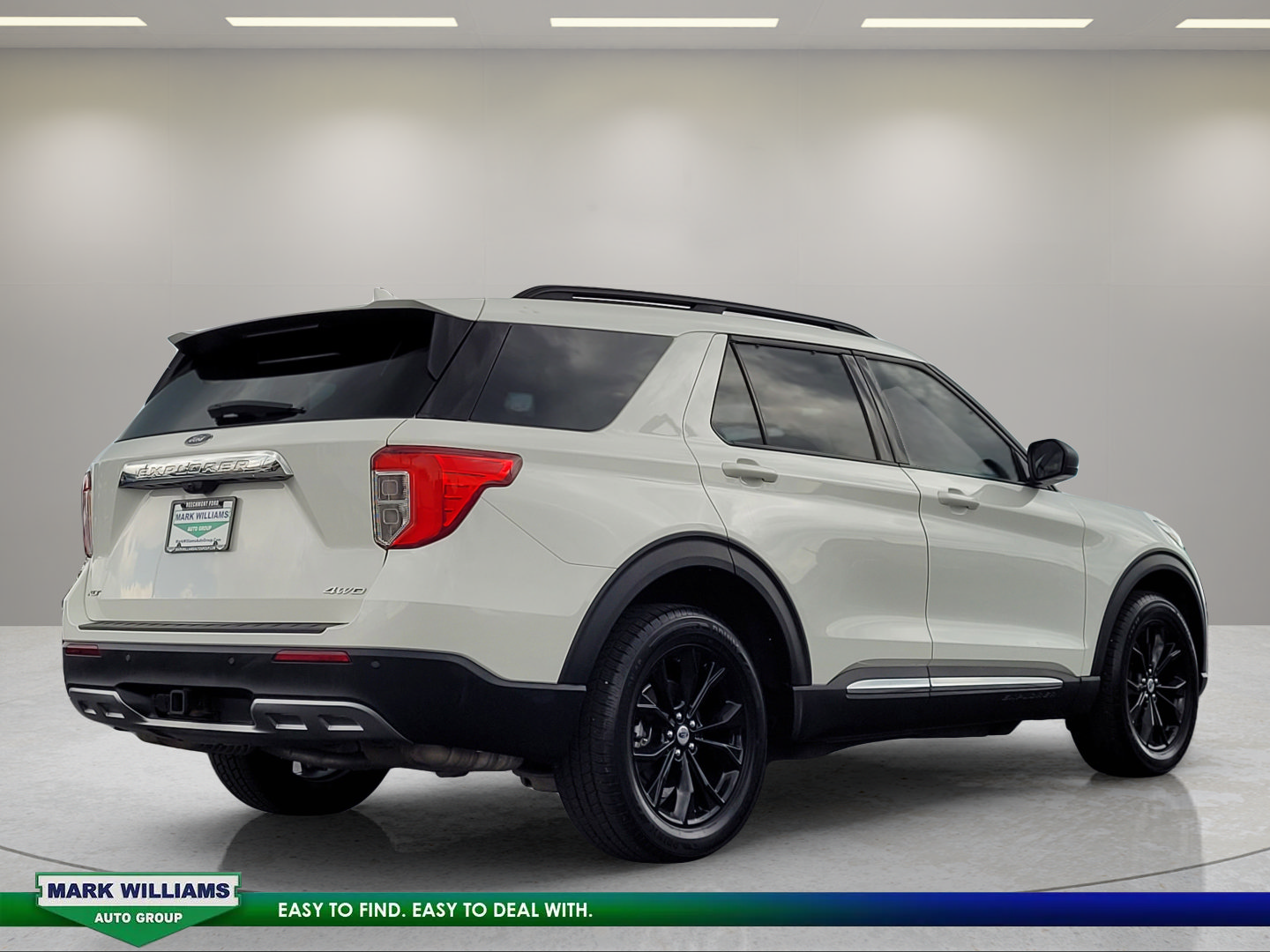 Certified 2023 Ford Explorer XLT w/ Equipment Group 202A AWD/4WD image 4