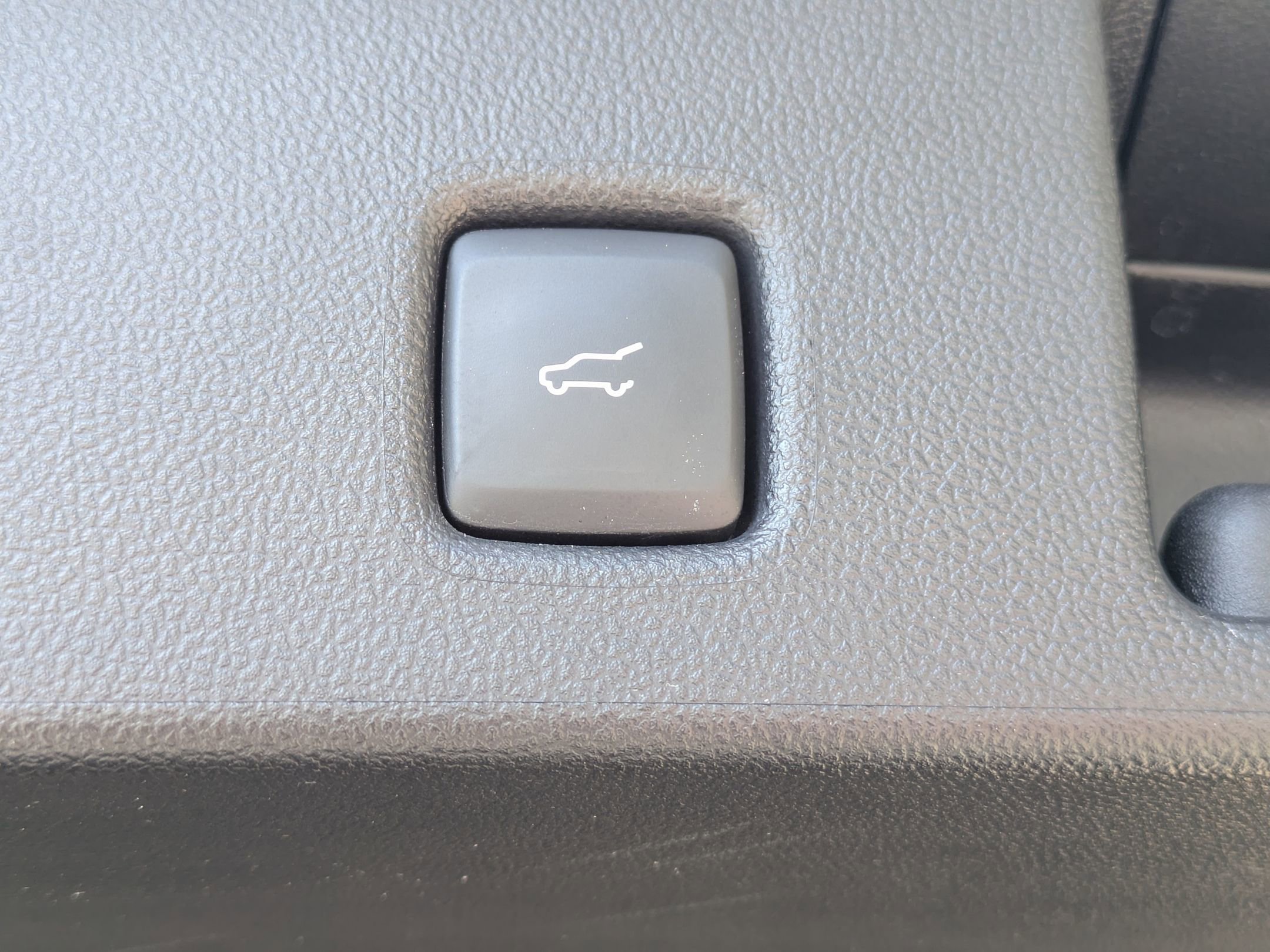 Certified 2025 Ford Escape SE w/ PHEV Premium Package image 35