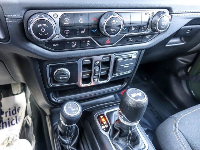 Used 2024 Jeep Wrangler Unlimited Sahara AWD/4WD image 20