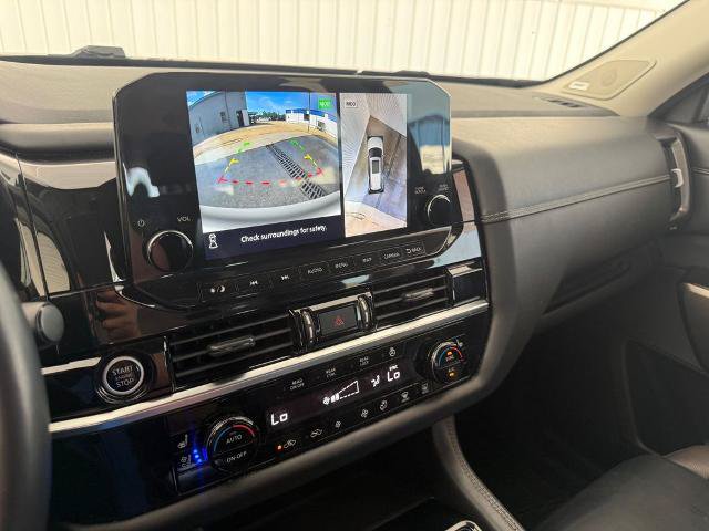Used 2022 Nissan Pathfinder Platinum w/ Cargo Package FWD image 5